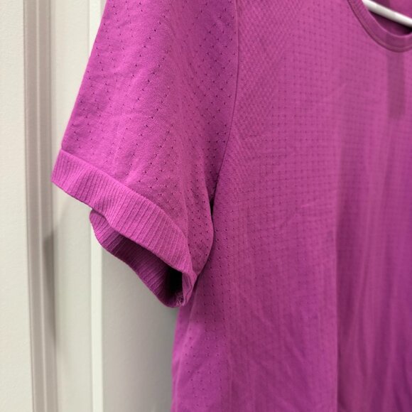 Athleta M Purple Perforated Mesh Athletic Tee Breathable Short Sleeve - Picture 3 of 7